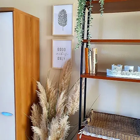 Glicine & Oda ve Kahvaltı 3*